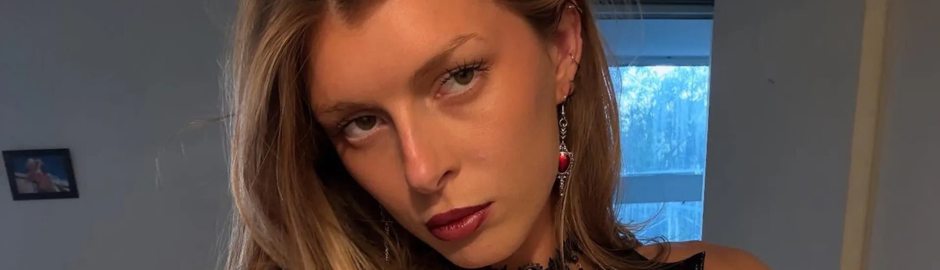 Isabella White OnlyFans header