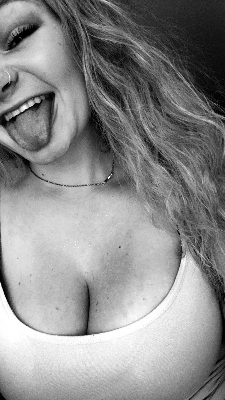 Beachy Babe OnlyFans header