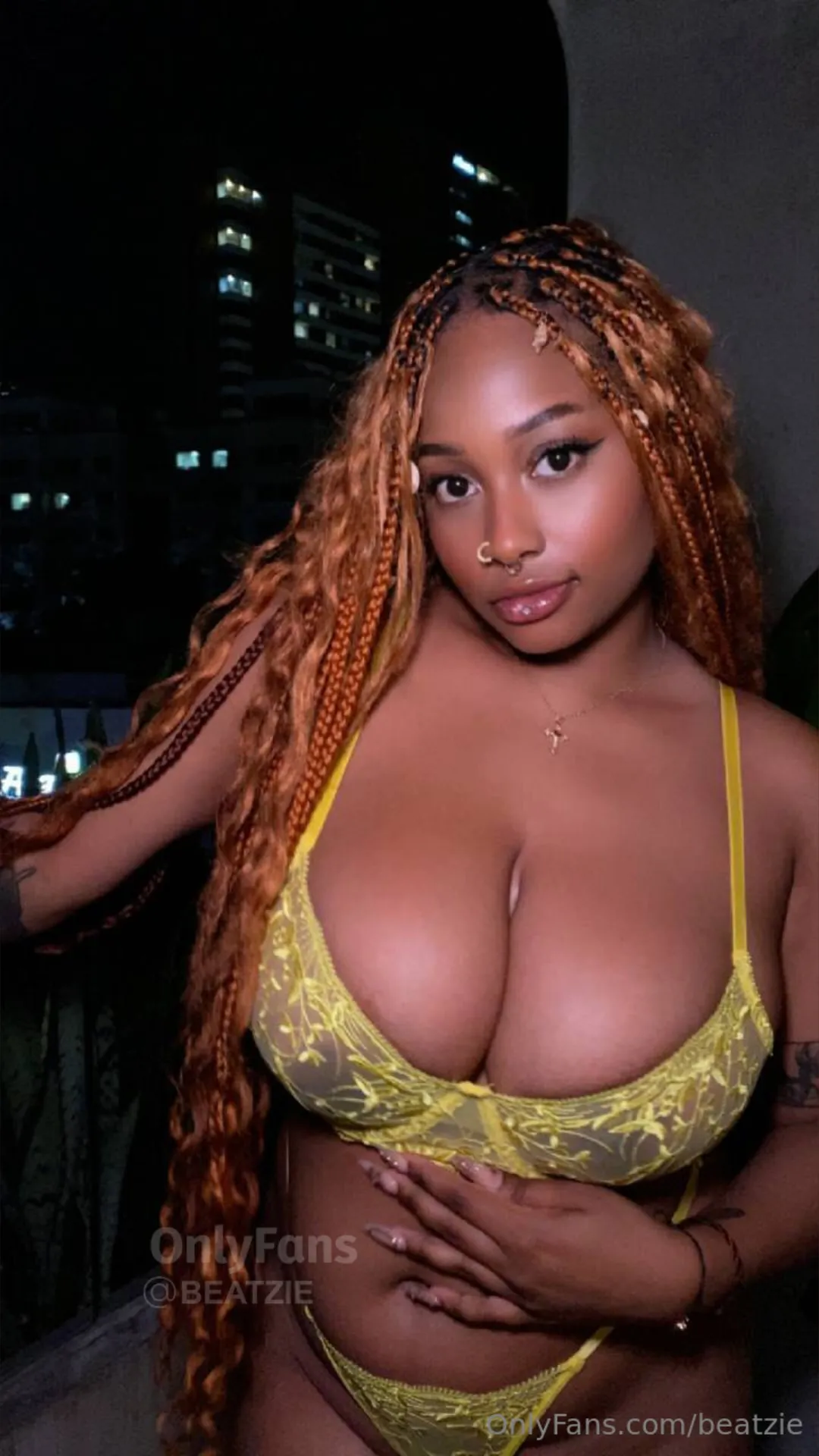 𝘽𝙚𝙖𝙩𝙧𝙞𝙭 𝘾𝙤𝙬𝙚𝙣 🍑