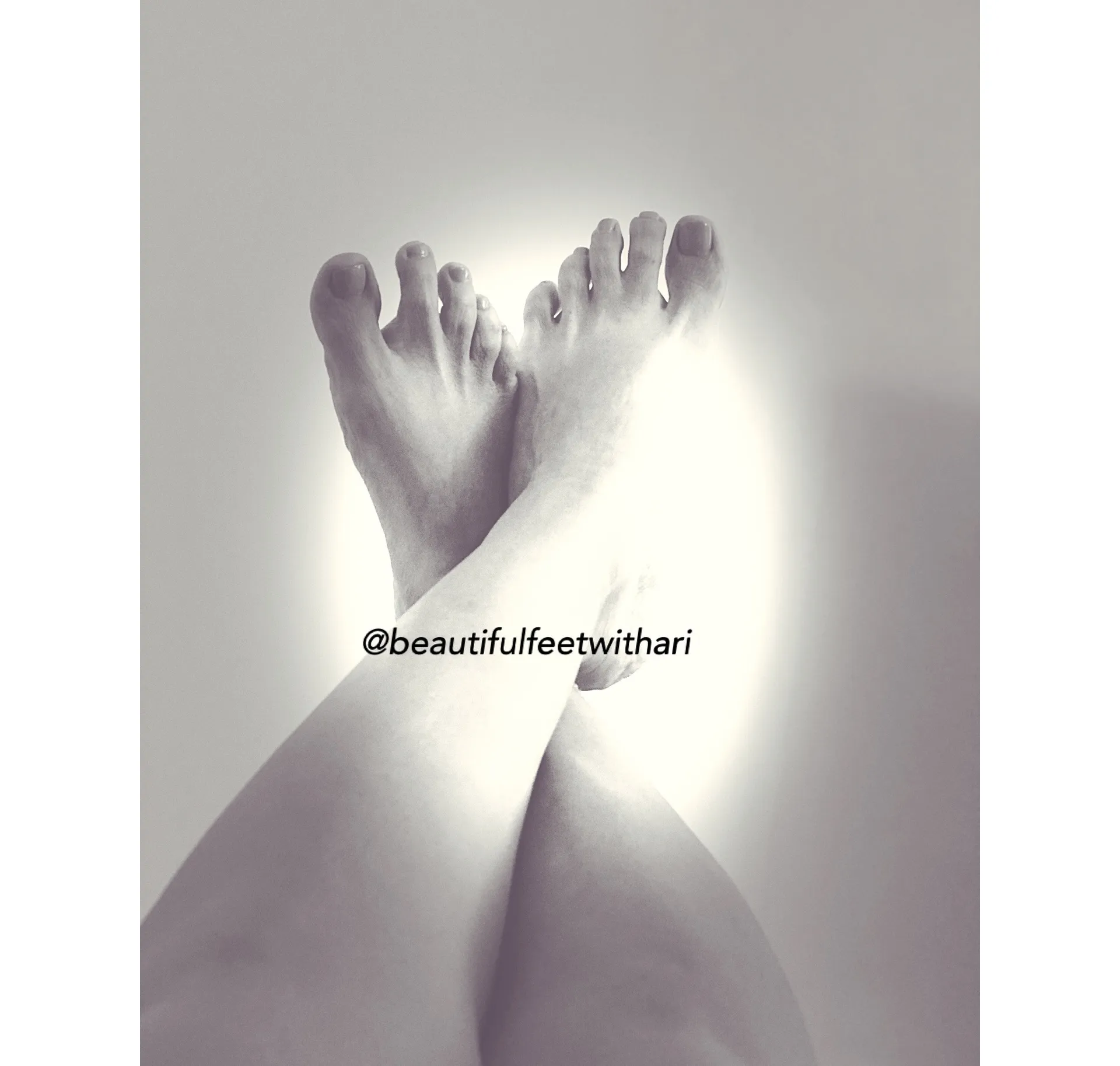 @Beautiful feet with Ari OnlyFans header