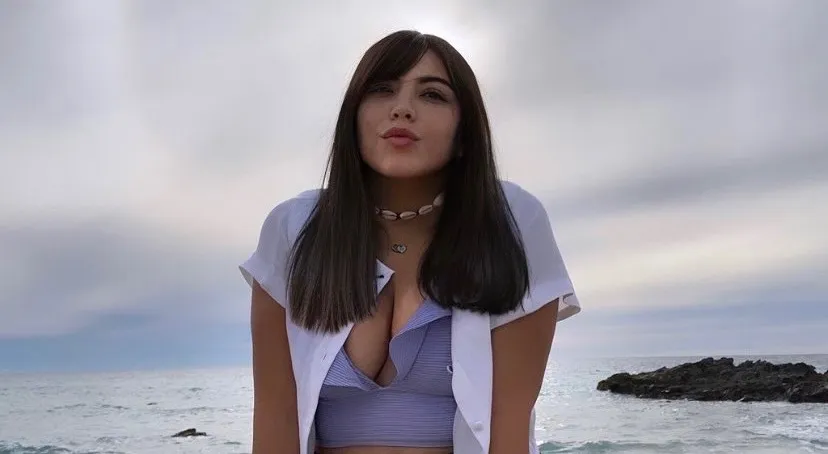 Rebeca OnlyFans header