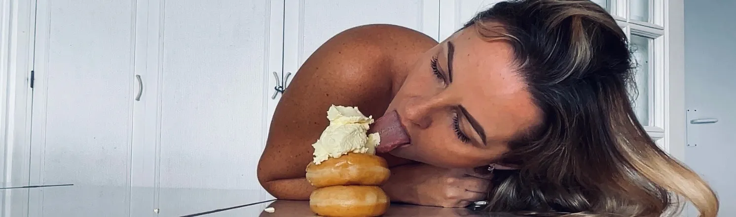 Bee5er OnlyFans header