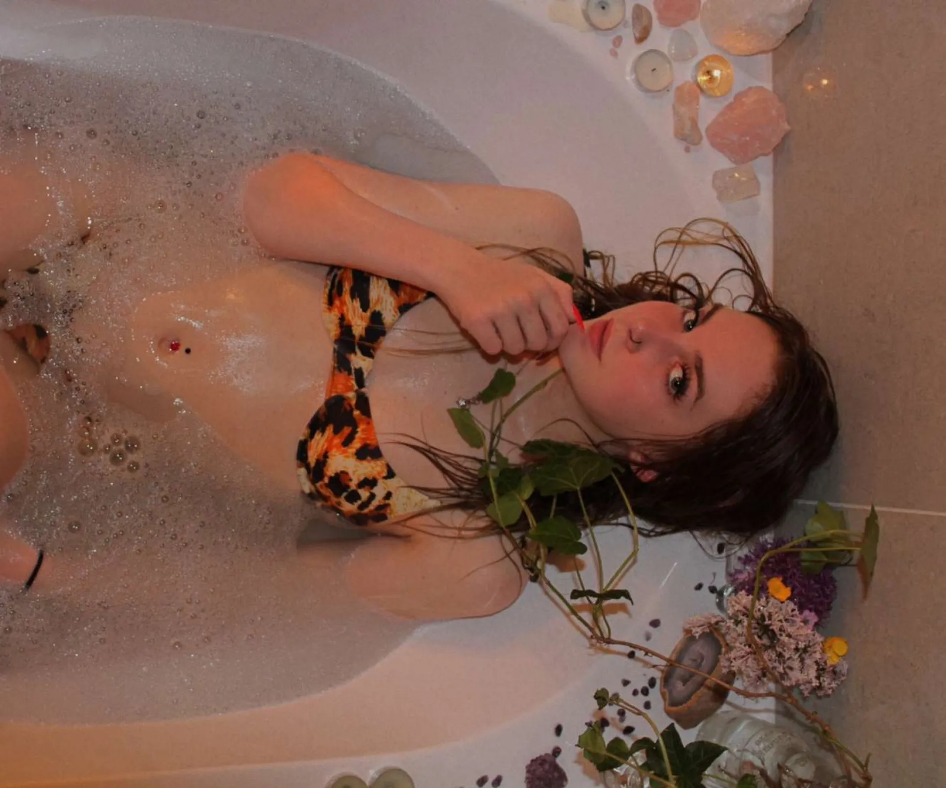 Bee ;) OnlyFans header