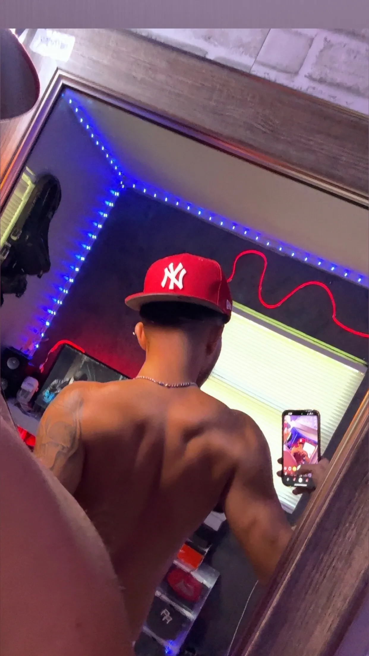 Carlosvaldez OnlyFans header