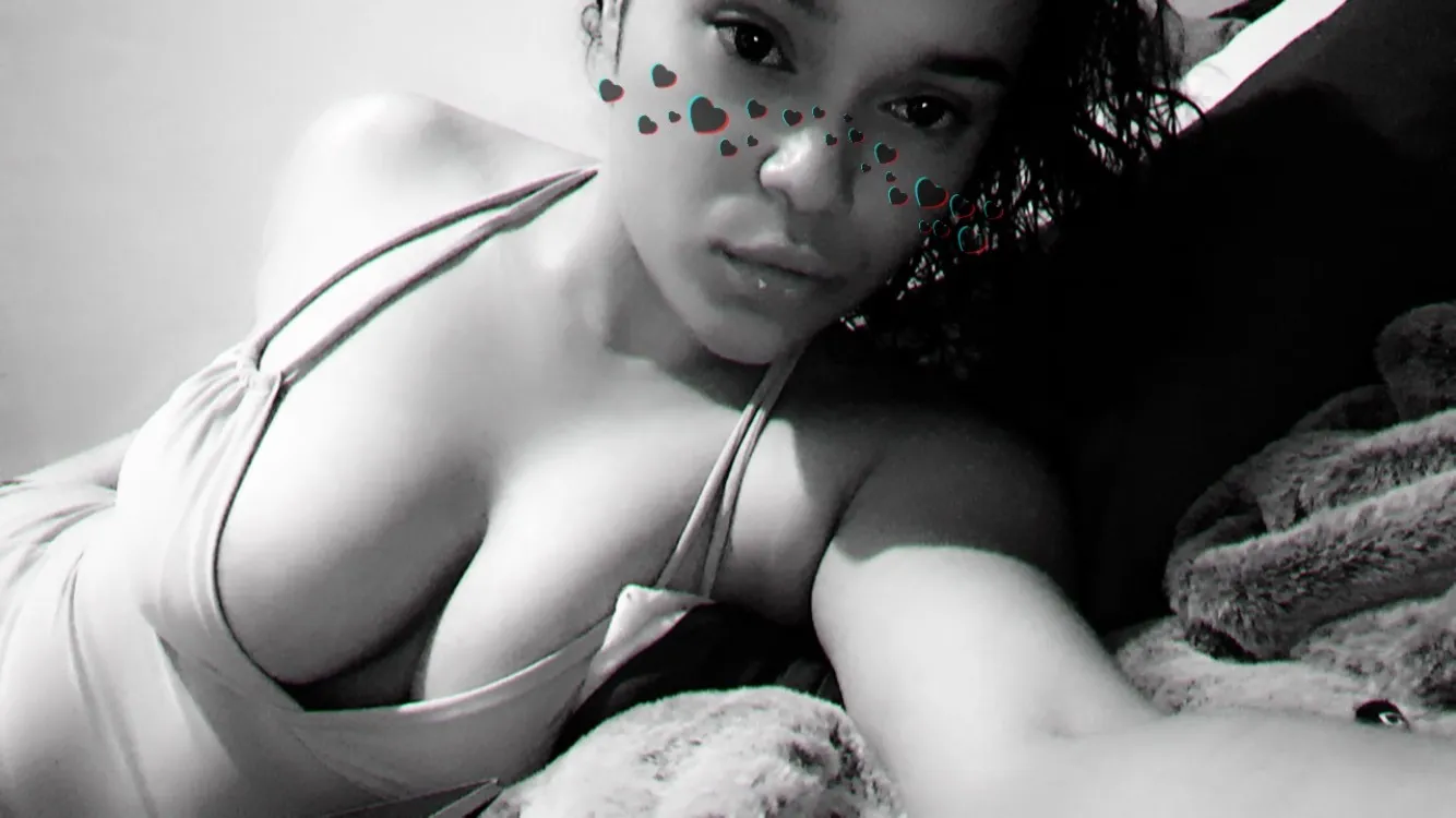 Bella OnlyFans header