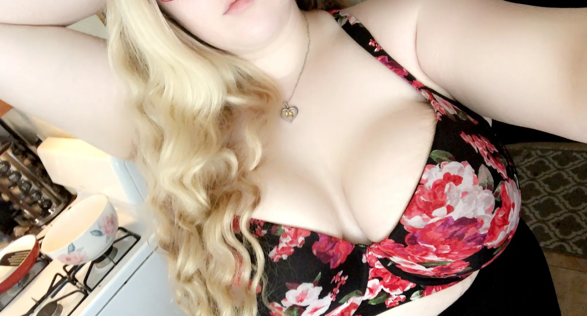 BellaAurora22 OnlyFans header