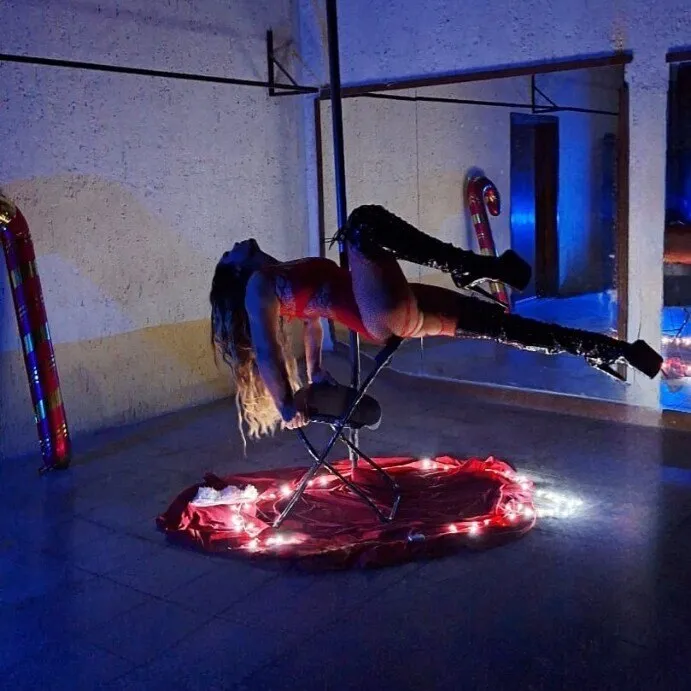 Bella OnlyFans header