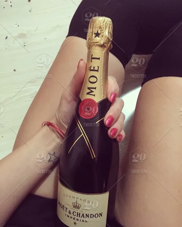 bella_valentina03 OnlyFans header