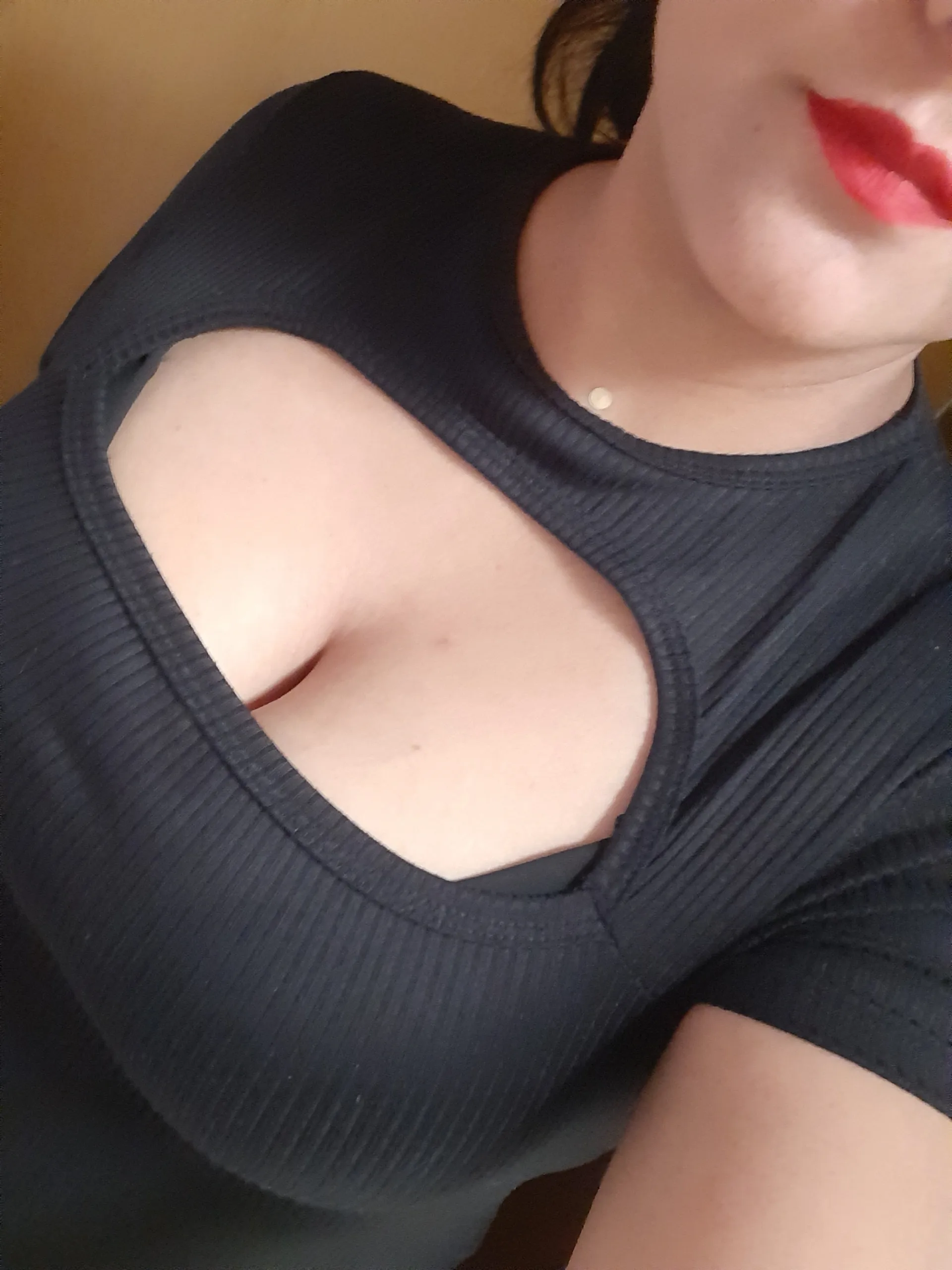 Bella OnlyFans header