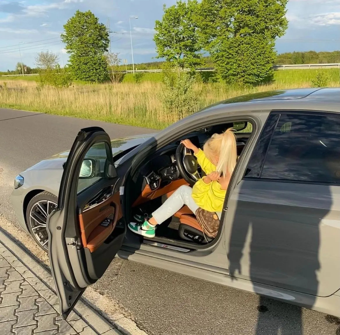 bella OnlyFans header