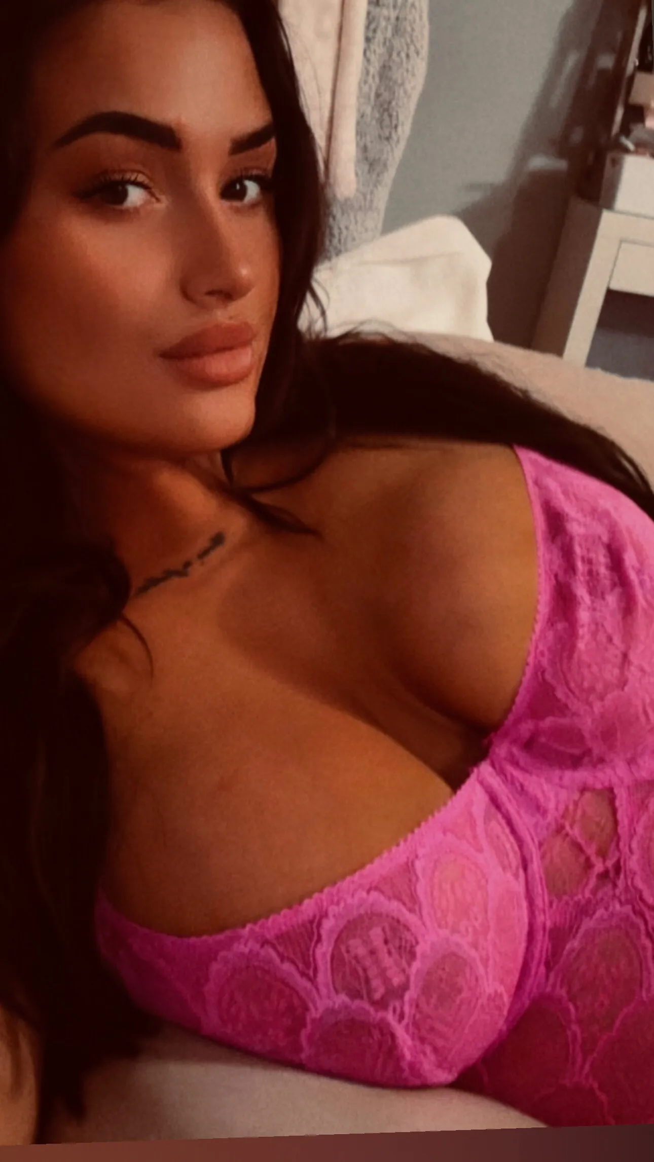 Bella Connor OnlyFans header