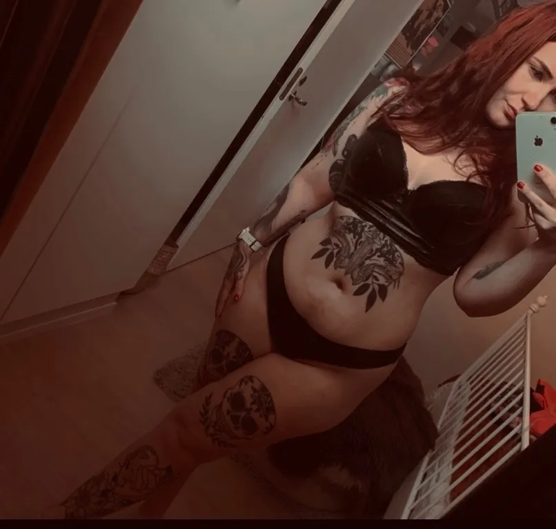 Bellaleena OnlyFans header