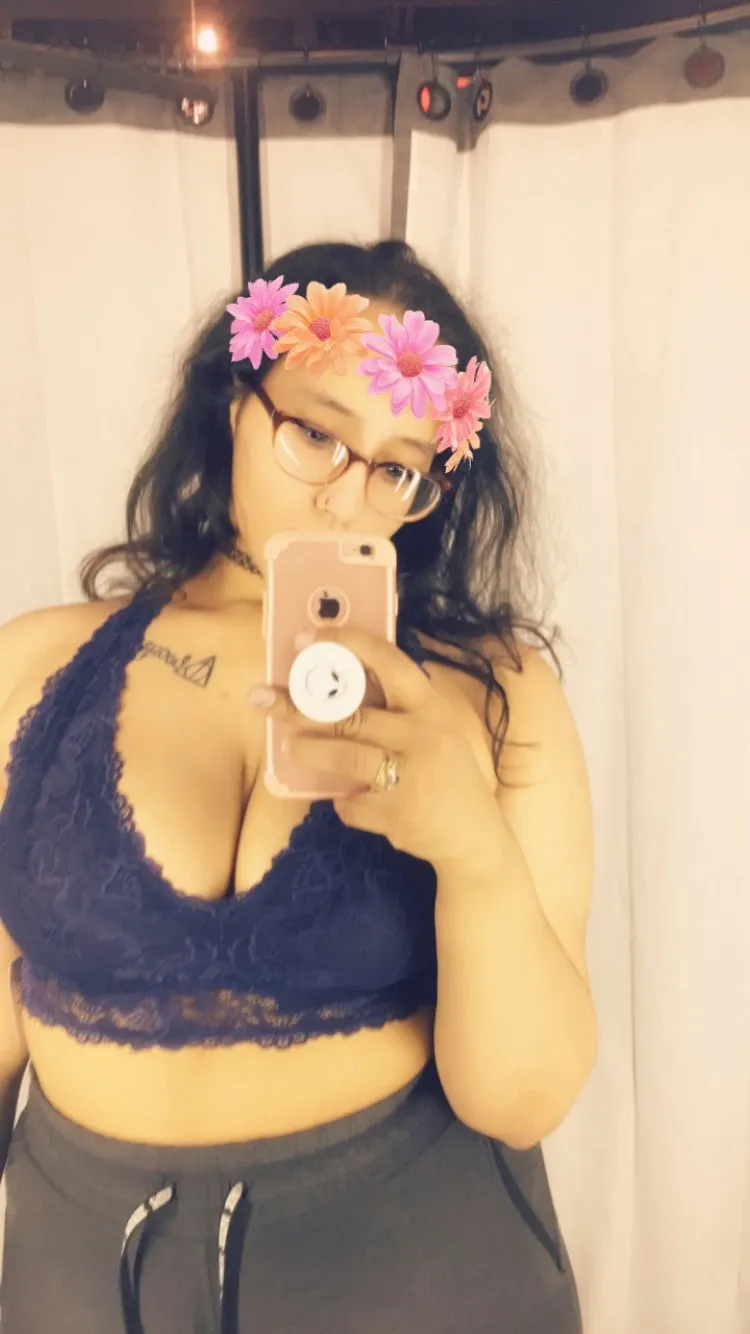 Bella OnlyFans header