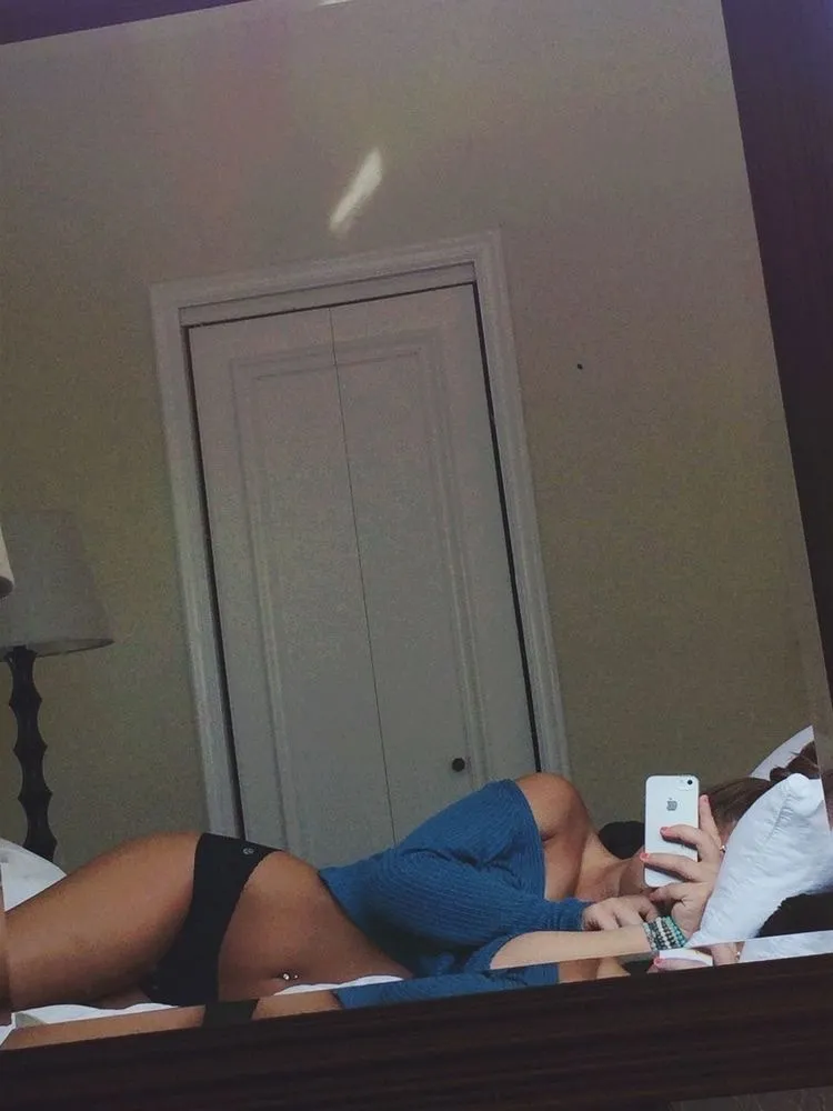 Bella OnlyFans header