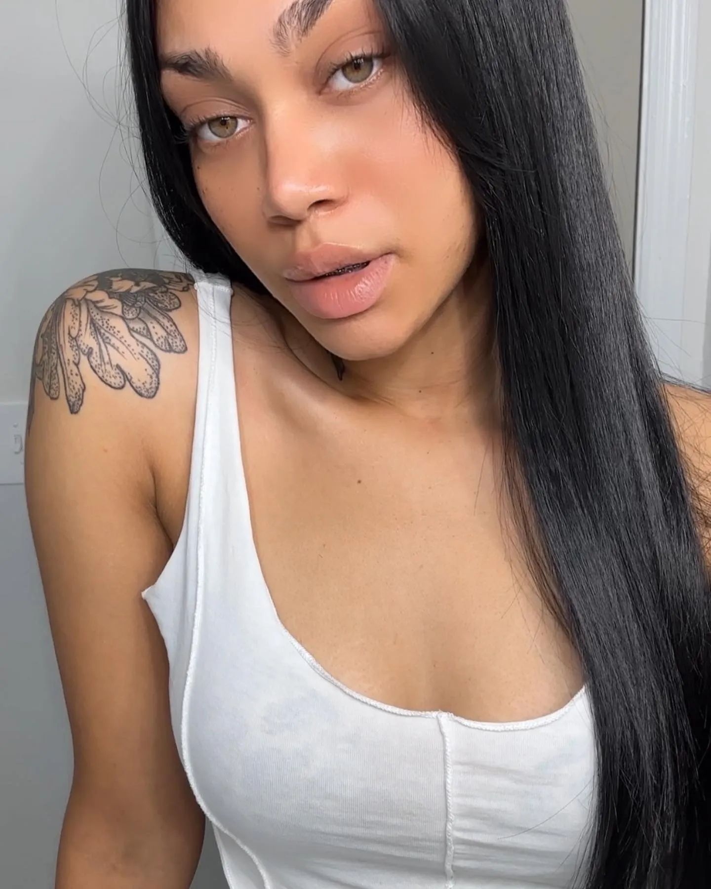 𝕸𝖎𝖘𝖘 𝕻🂱