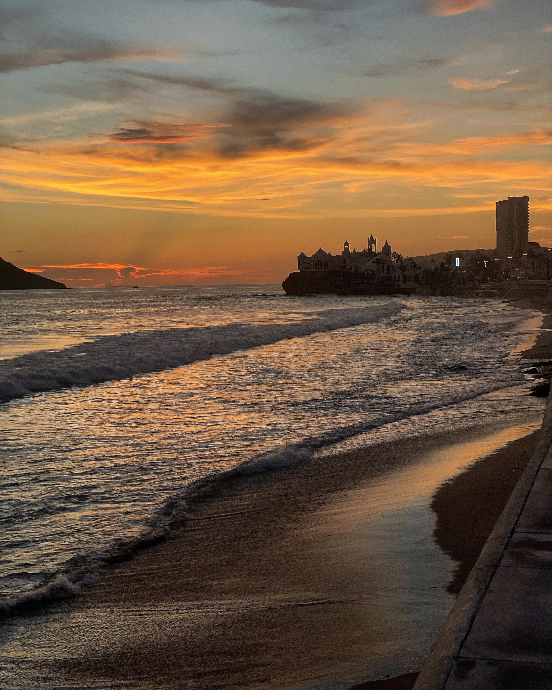 Alii OnlyFans header