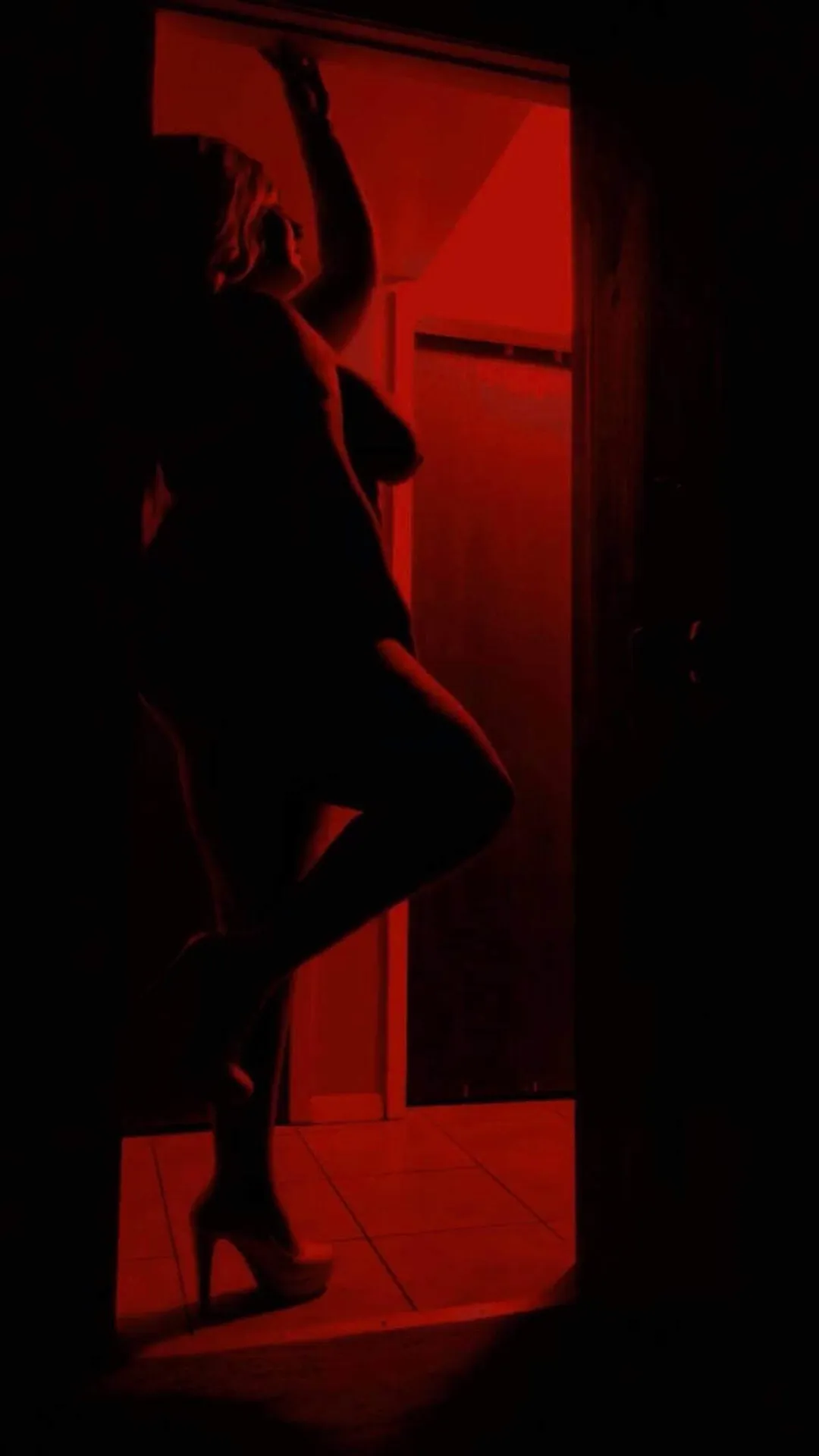 poison &amp; wine 💕