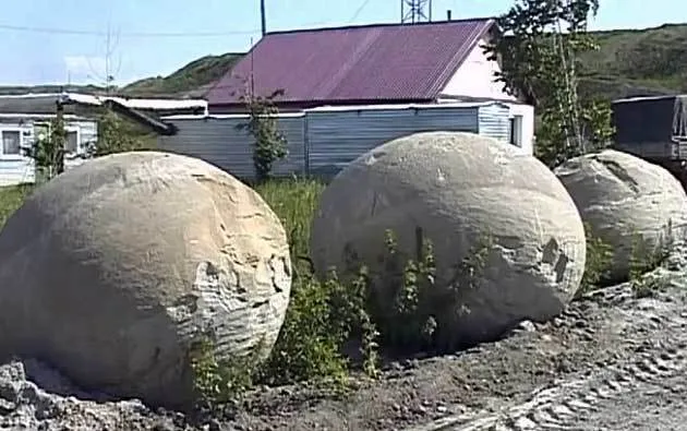 Big Bones and Stones OnlyFans header