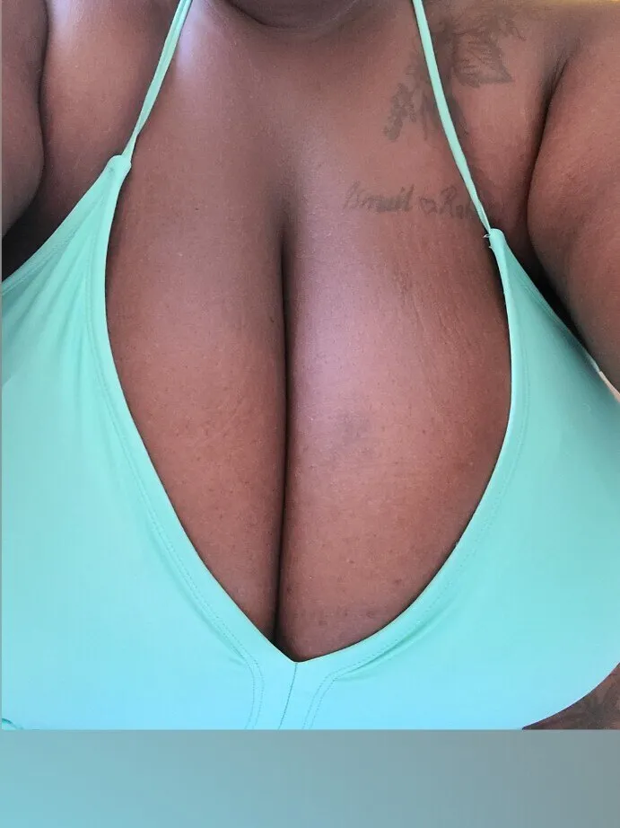 Bigchocotities😋 OnlyFans header