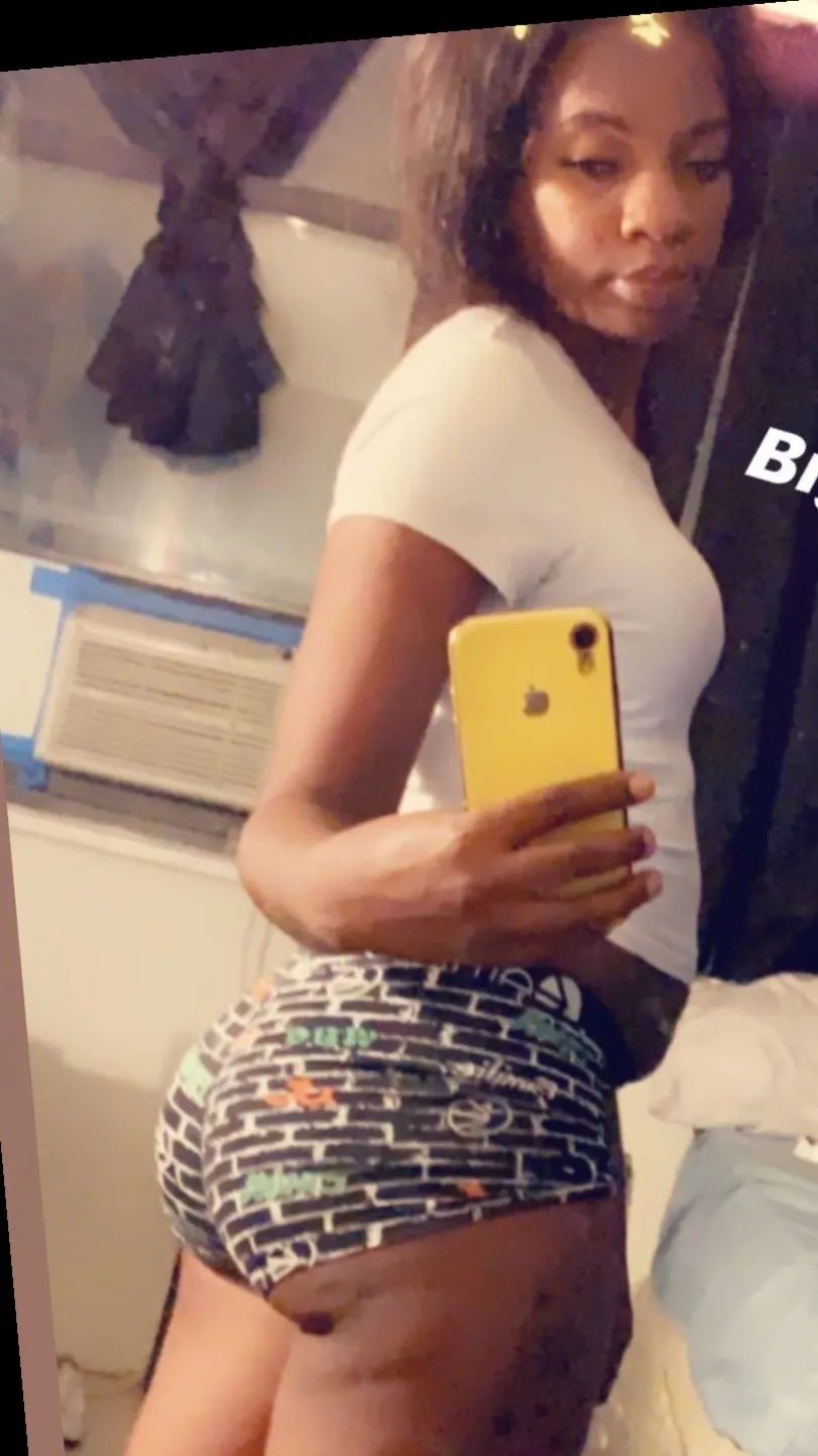 Bella 💙💜 OnlyFans header