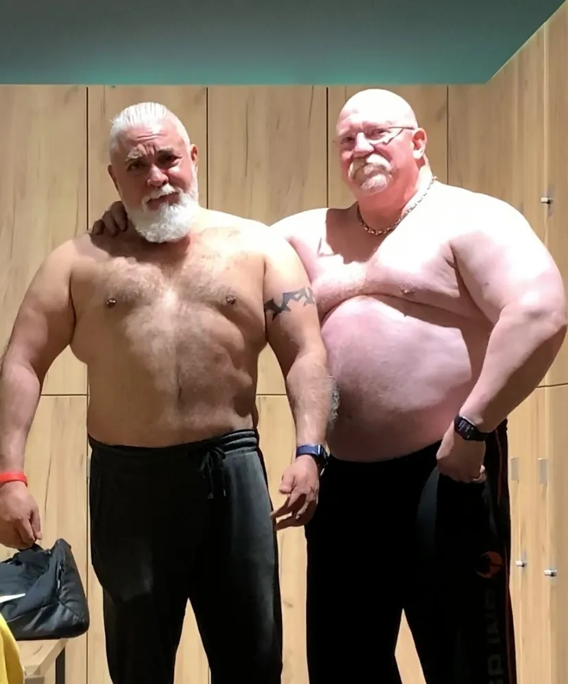 💪🏻 BigMuscleDads 💪🏻