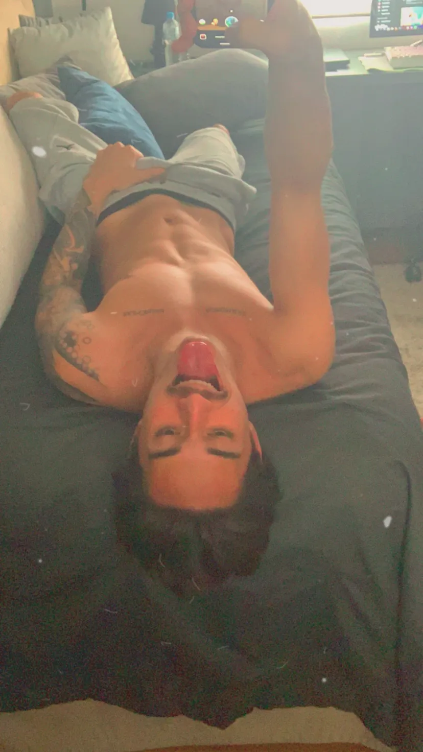 Pq Choras Caio Castro