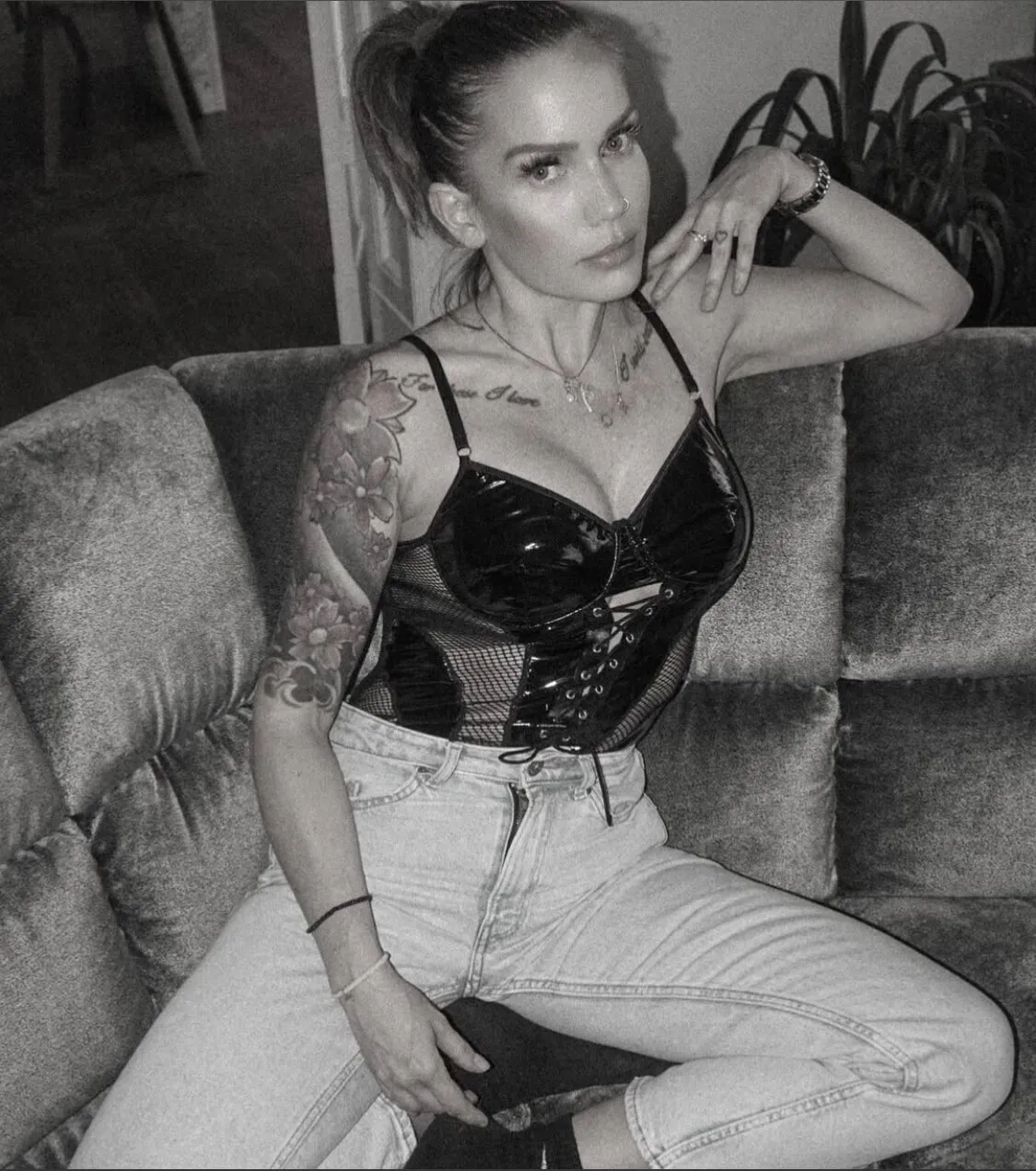 BlowJulie OnlyFans header