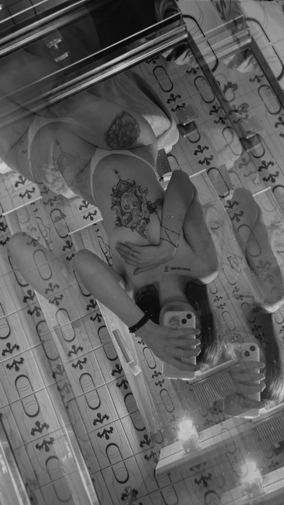 𝔅𝔩𝔬𝔬𝔡𝔶