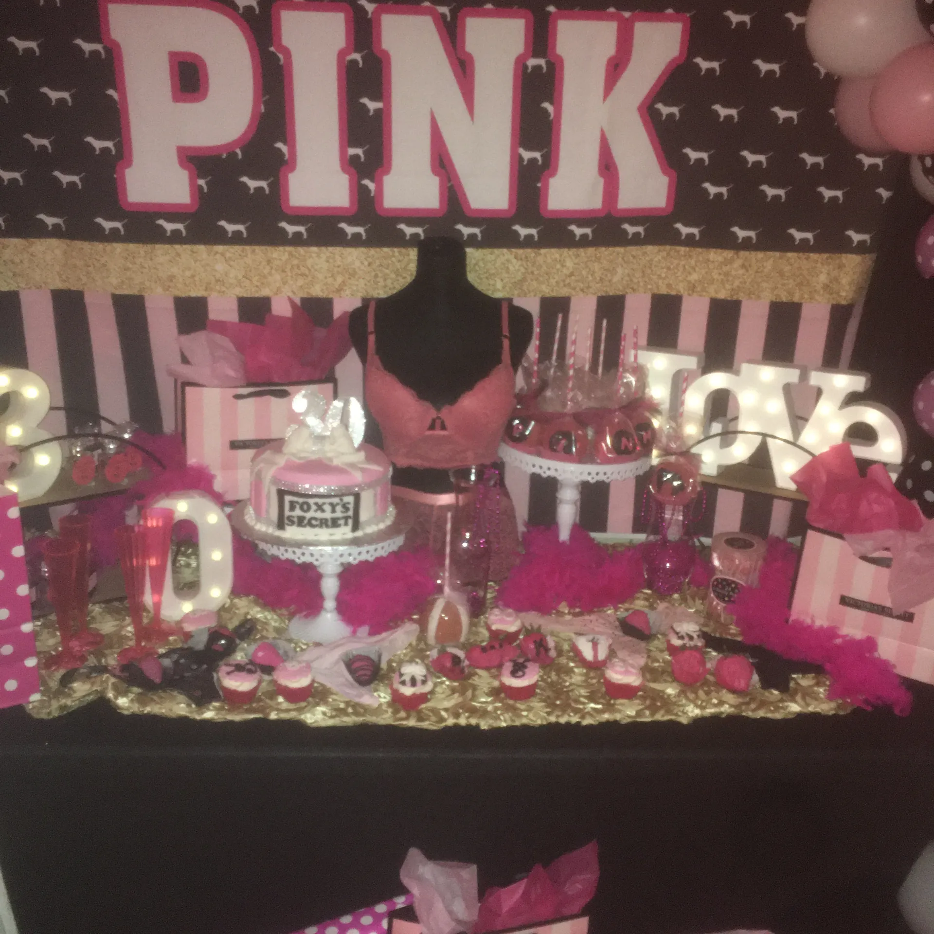 Foxyi OnlyFans header