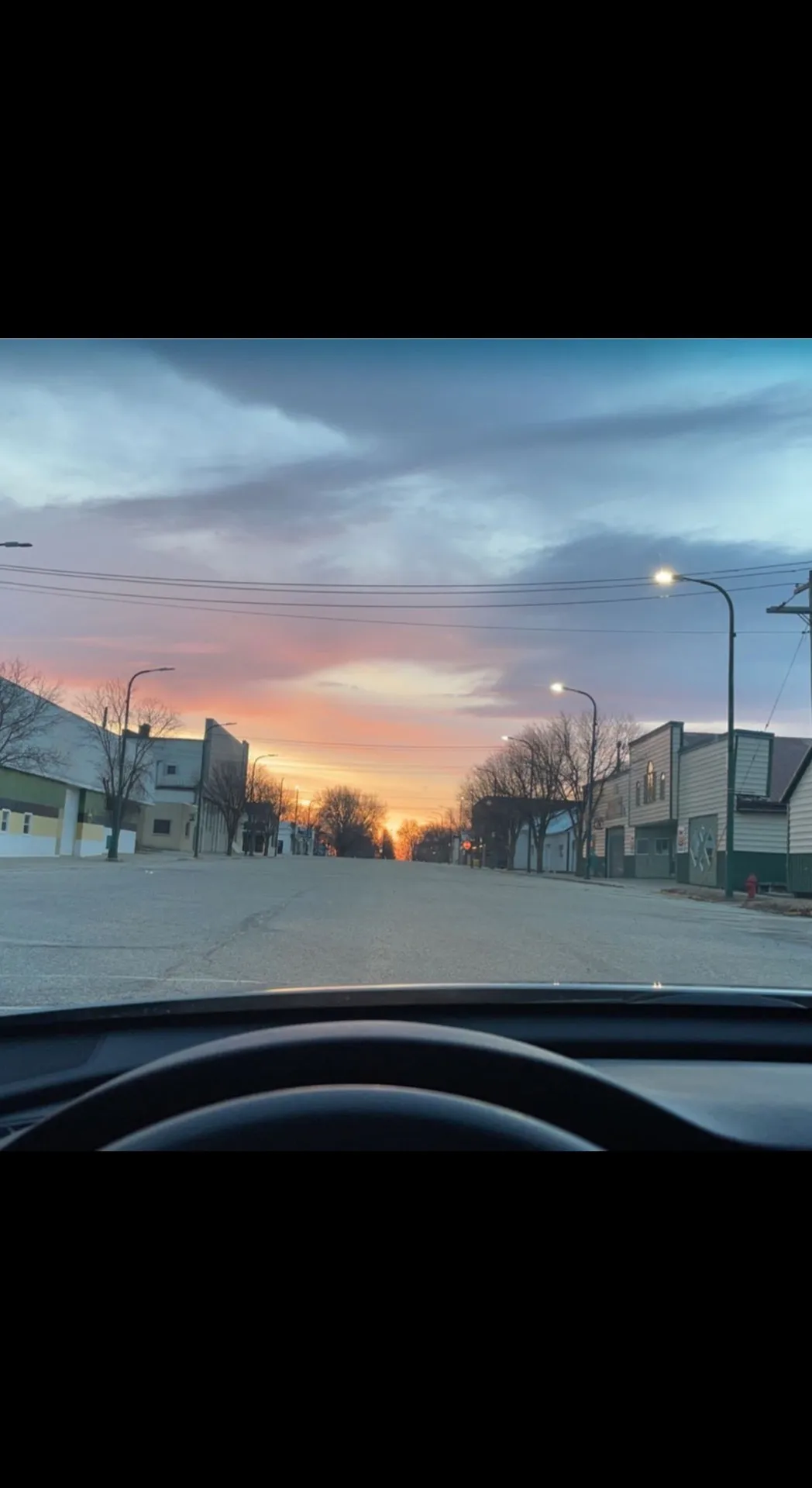 Black hair bombshell OnlyFans header