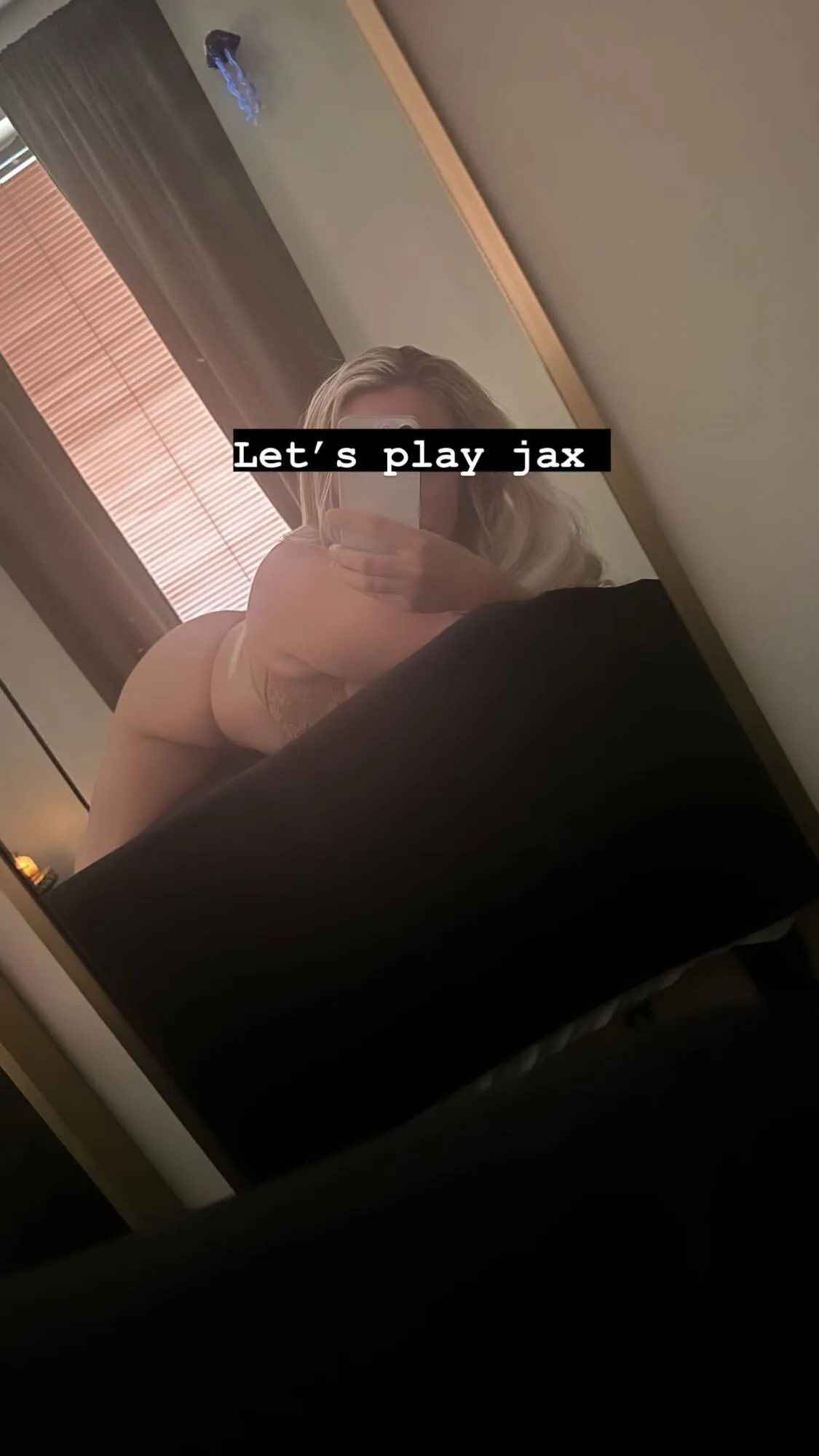 The busty LMT OnlyFans header