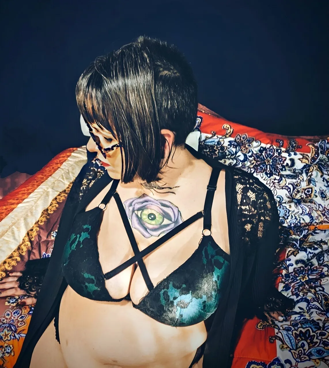 BBW SPLIT TONGUE EXHIBITIONIST