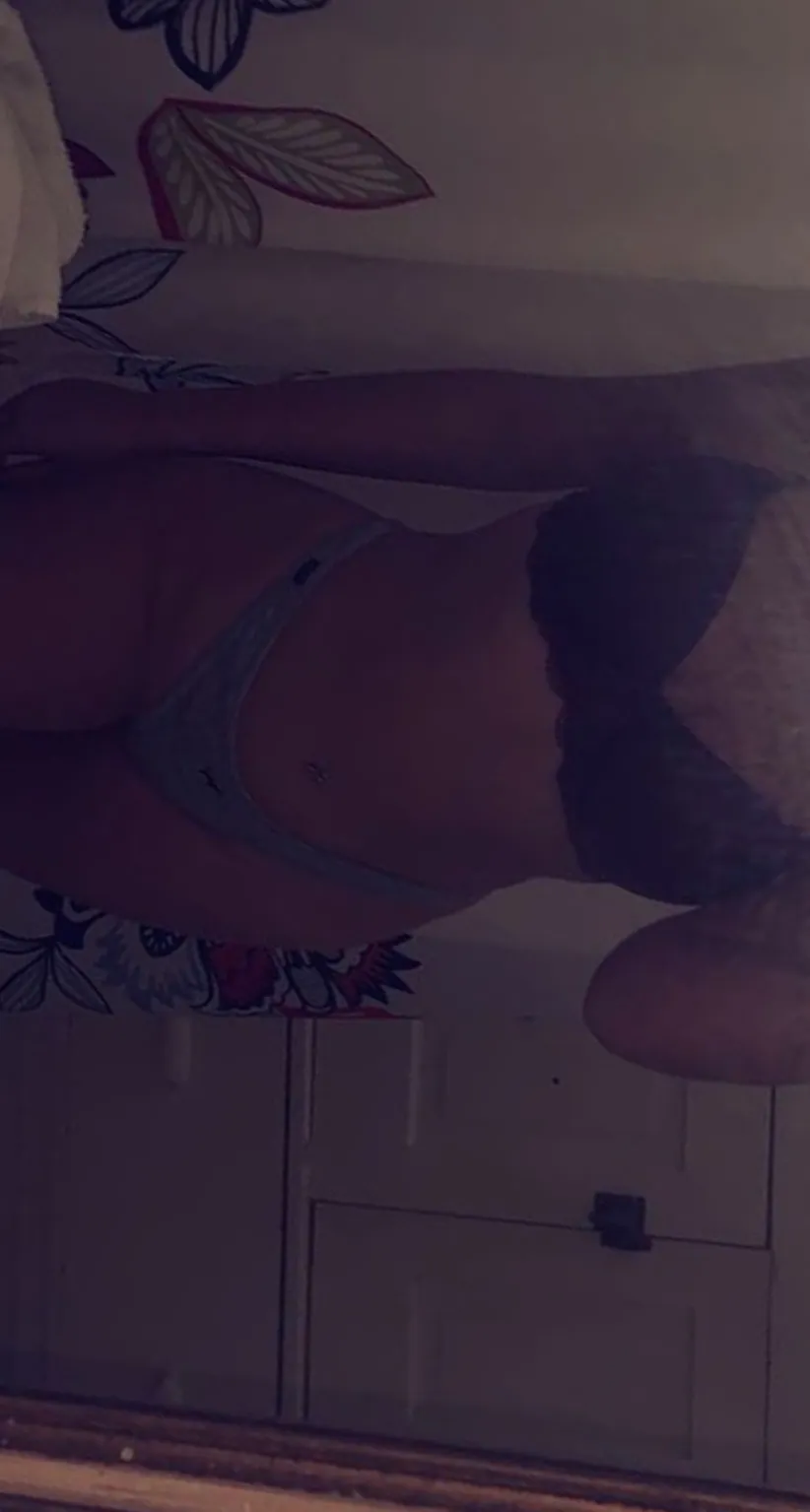 blonde baddie OnlyFans header