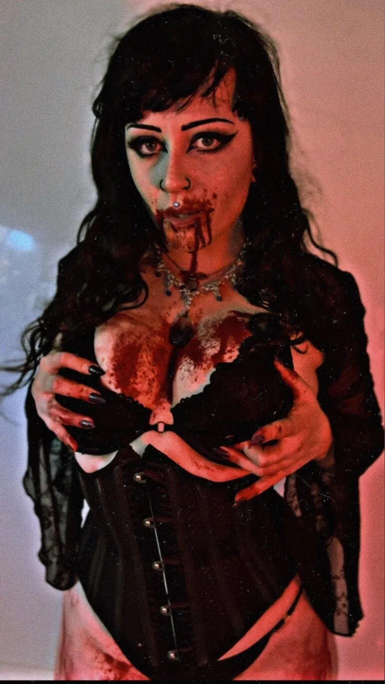 Kat Angellove 🌙✨