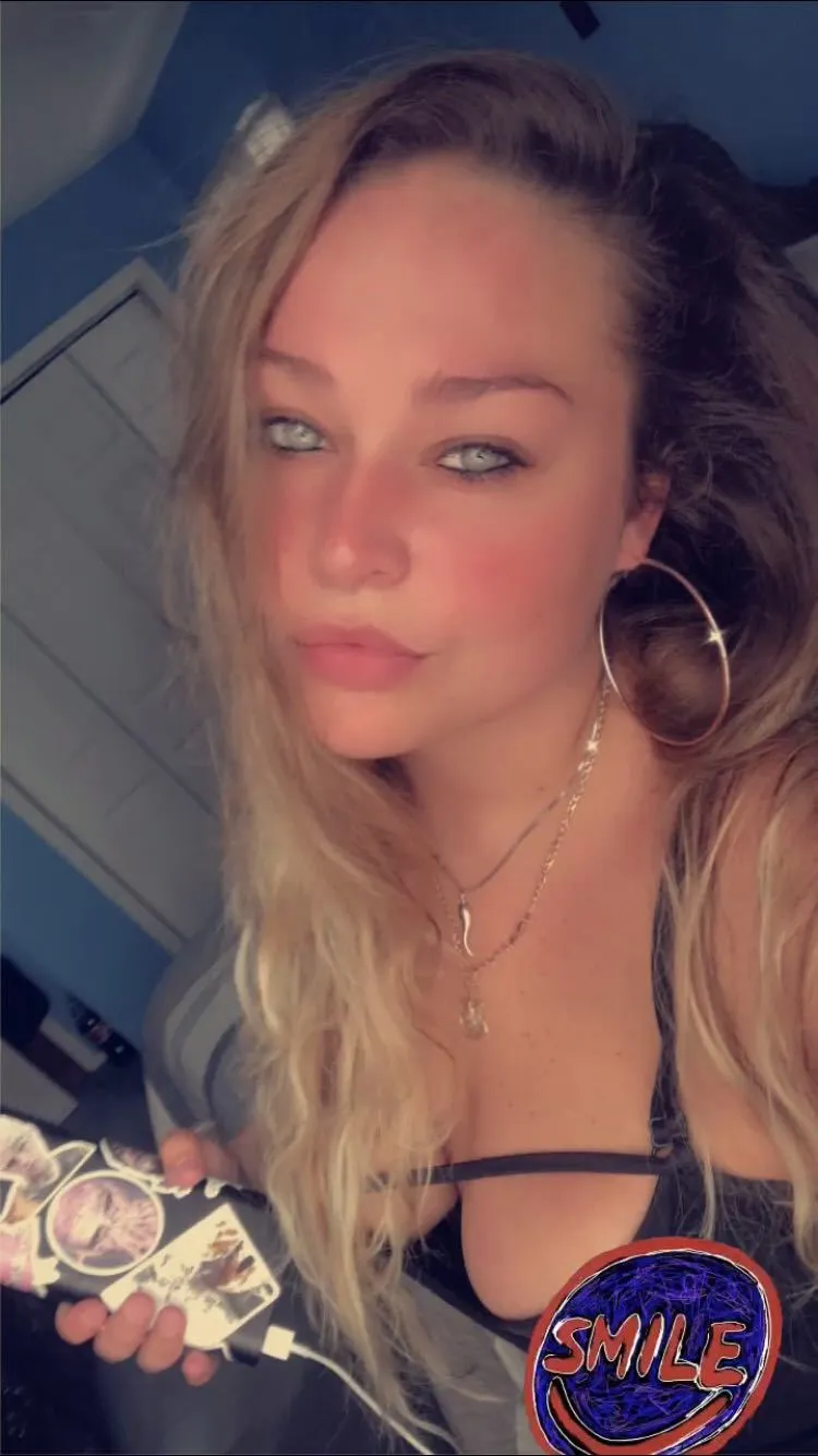 Lauren OnlyFans header