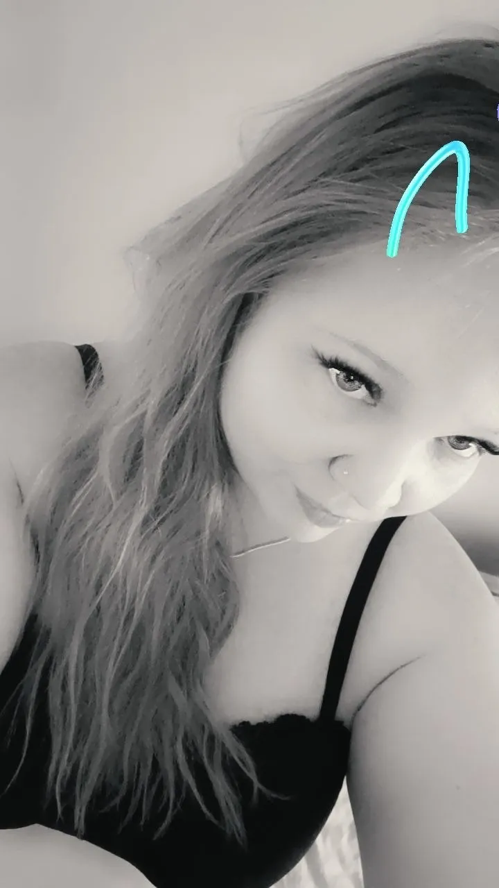 Blue eyed queen 👑 OnlyFans header