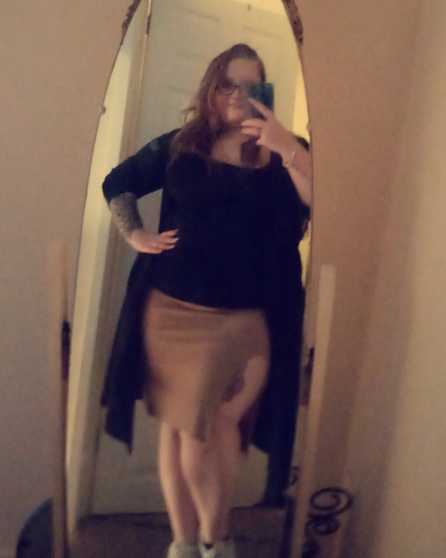 Blue eyes thicc thighs