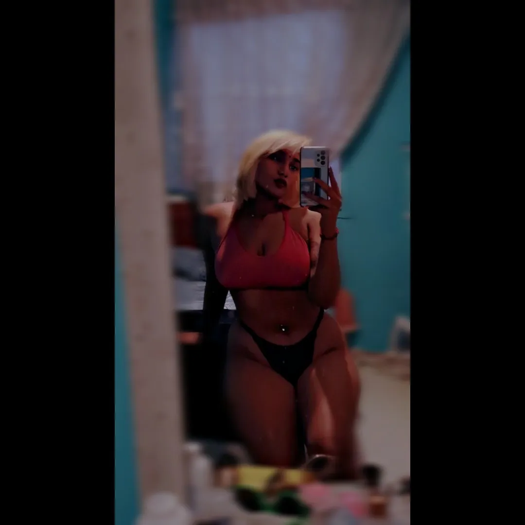 Bombshell_bella OnlyFans header