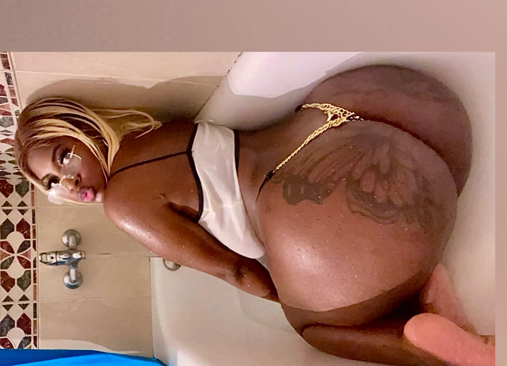 Queen OnlyFans header