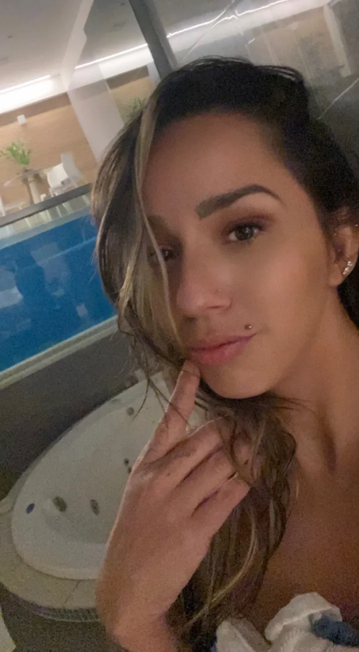 Bru.castro22 OnlyFans header