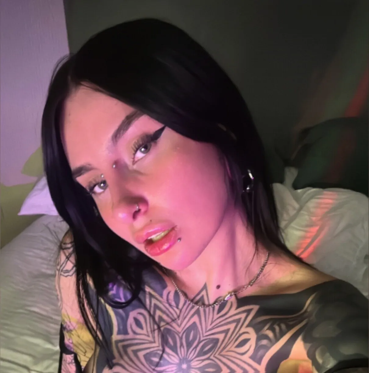 ★ 𝗜𝘀𝗮𝗯𝗲𝗹𝗹𝗮 ★