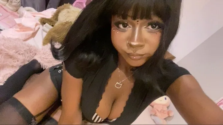 Min min 🎀 OnlyFans header