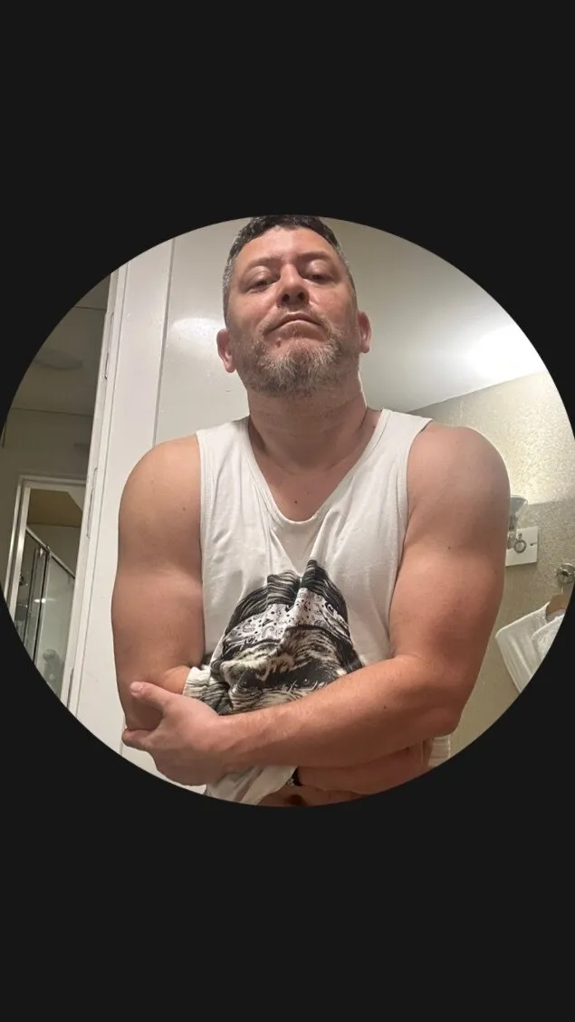 Rodrigo 🔥 Latin Muscle Daddy