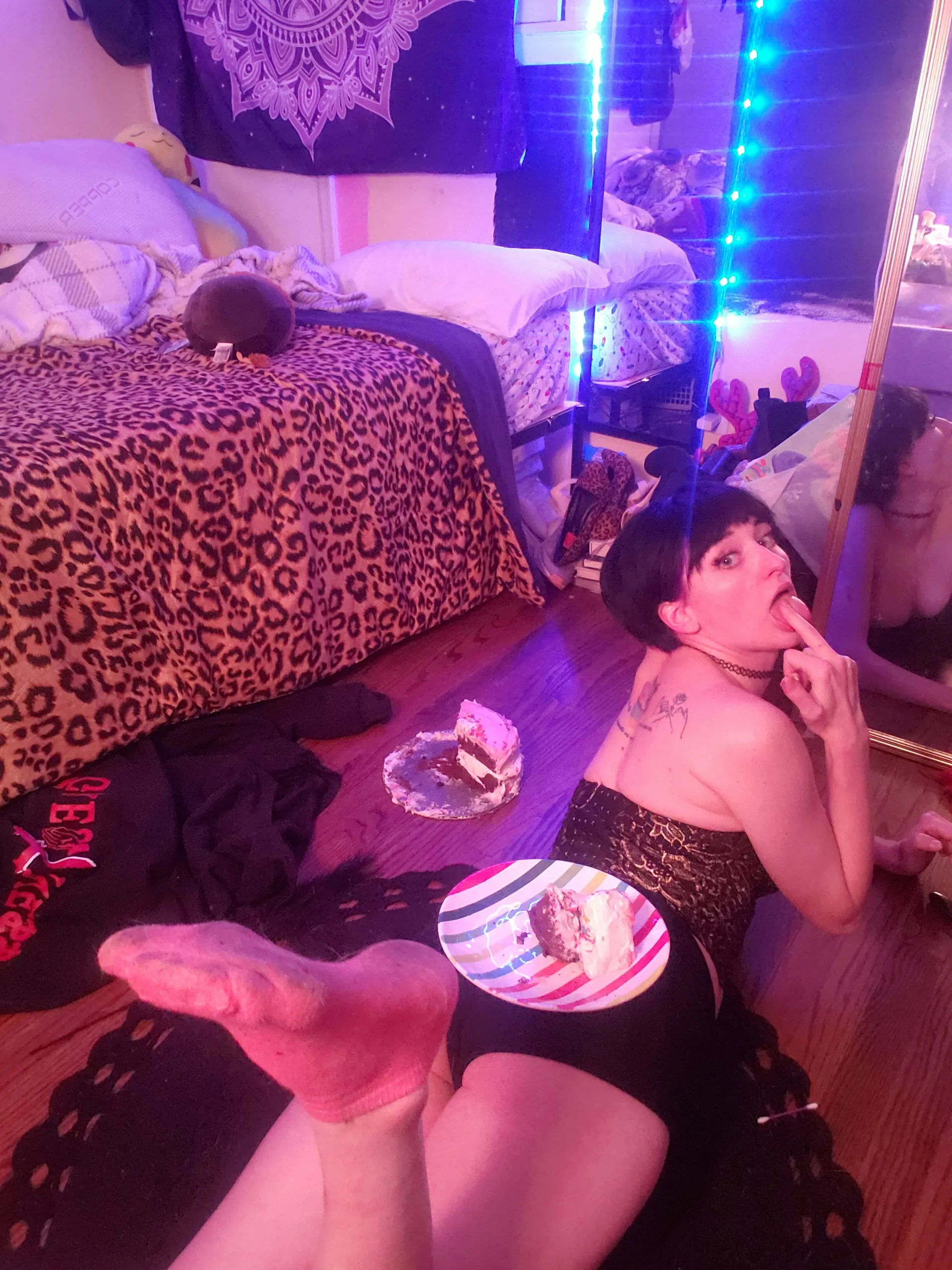 Beez OnlyFans header