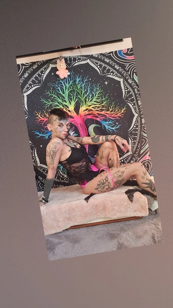 Butterfee OnlyFans header