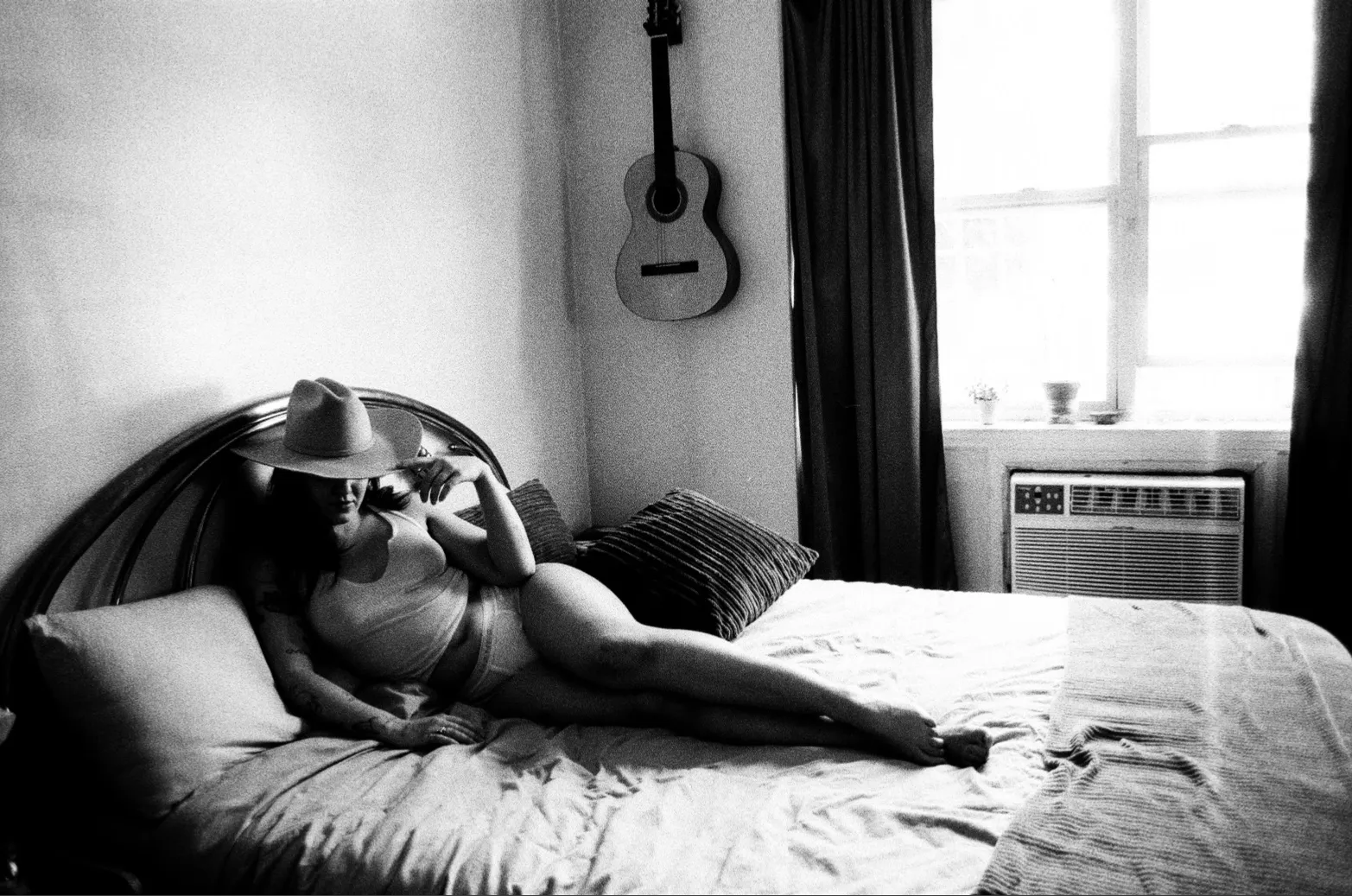 E S M É OnlyFans header