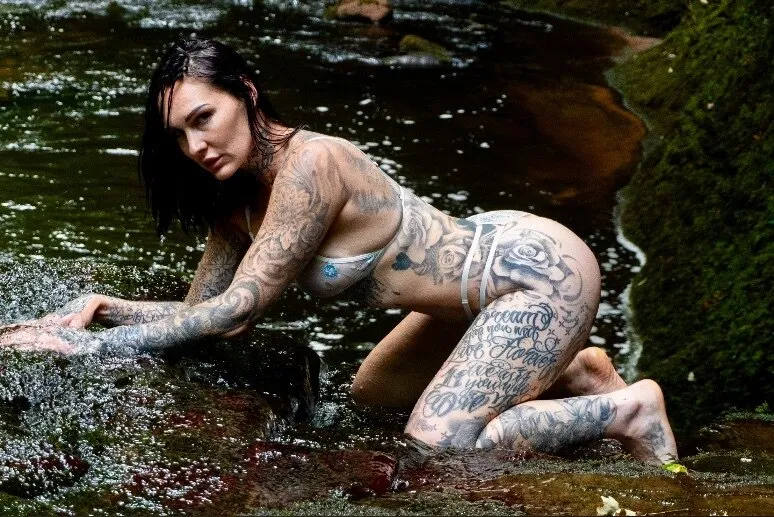 British custom Queen OnlyFans header