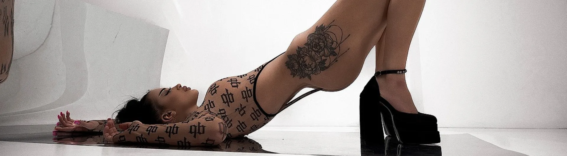 B E L L A 🖤 C R O S S OnlyFans header