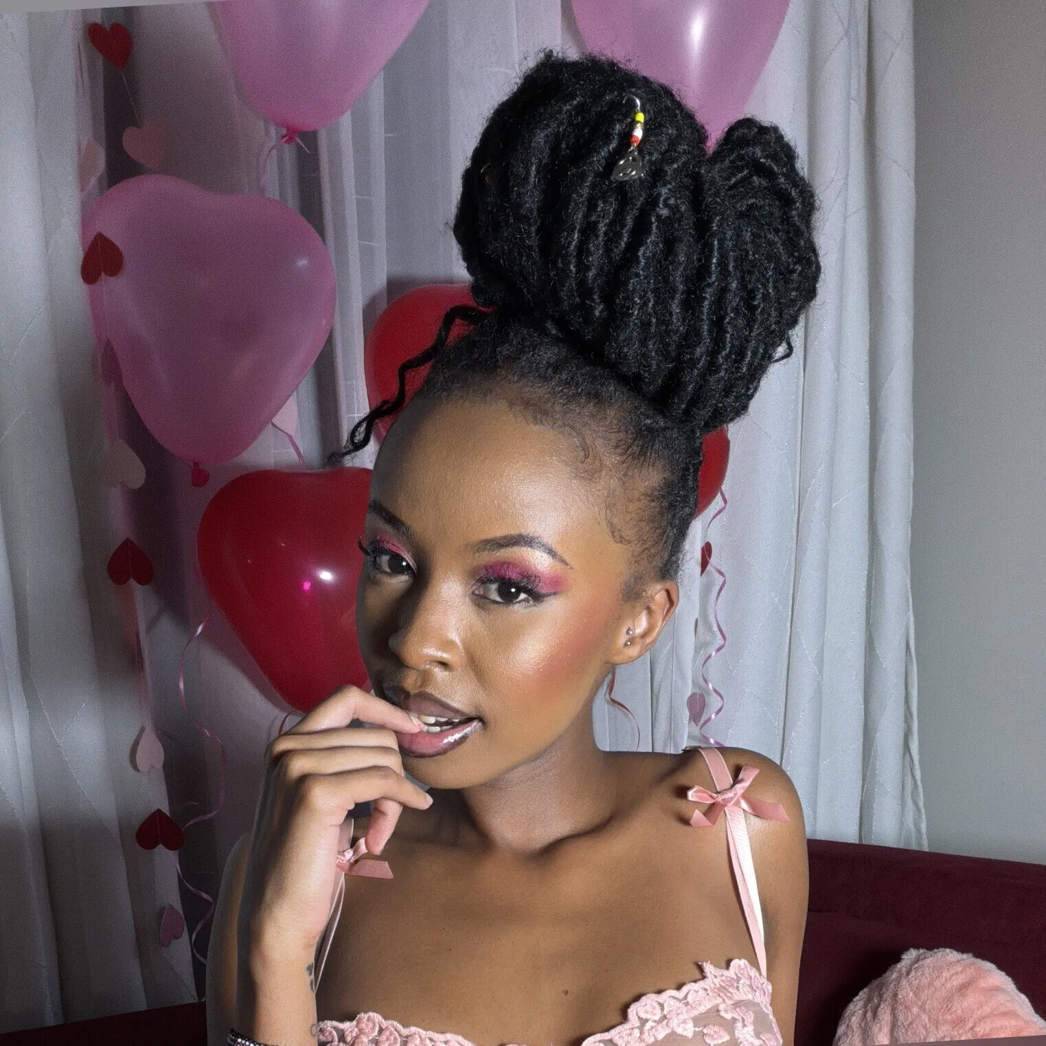 𝑷𝒆𝒕𝒊𝒕𝒆 𝑬𝒃𝒐𝒏𝒚 𝑵𝒂𝒐𝒎𝒊🤎