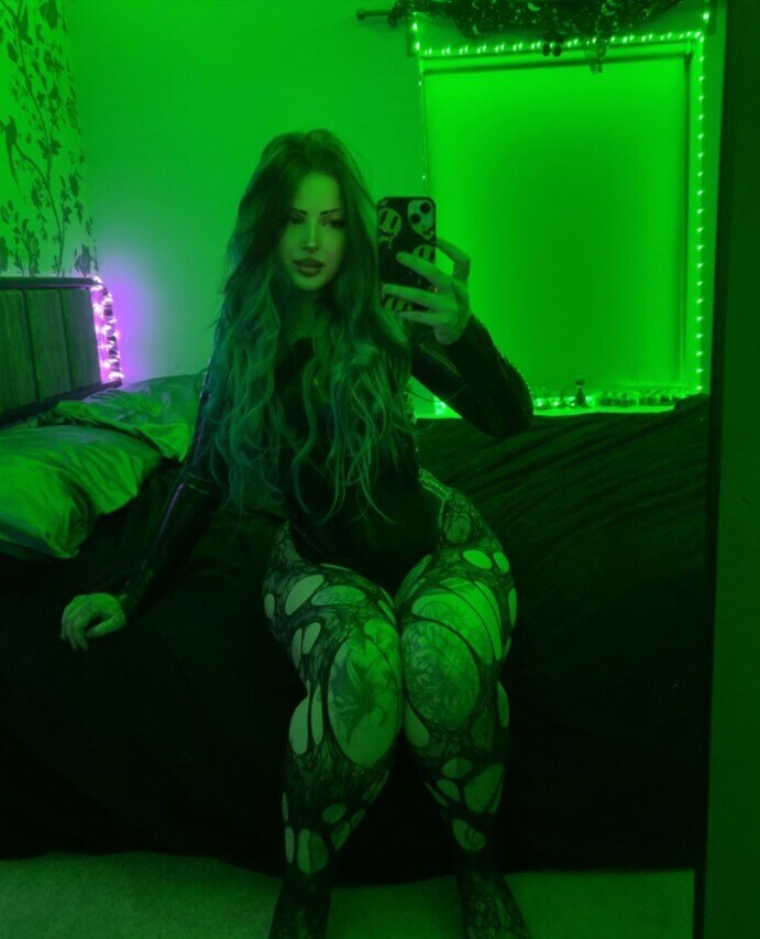 𝐸𝒹𝑒𝓃 ⸸ 𝚂𝚎𝚖𝚎𝚗 𝙳𝚎𝚖♡𝚗 ⸸ OnlyFans